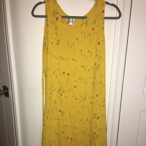 Yellow flowy dress! - Picture 1 of 4